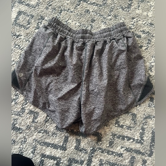 Lululemon Gray Size 8 Women’s Shorts - Picture 1 of 6